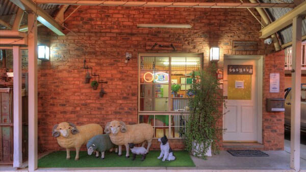Shearing Shed Motor Inn - Dubbo