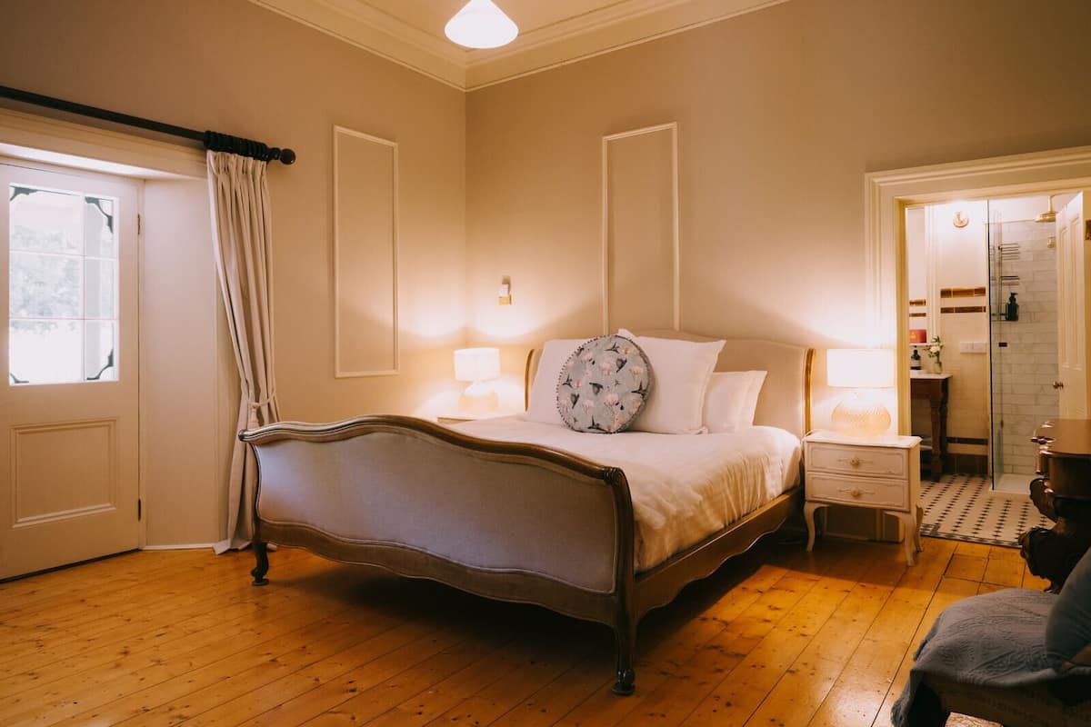 Quarto superluxo | 4 quartos, cortinas blackout, ferros/tábuas de passar roupa