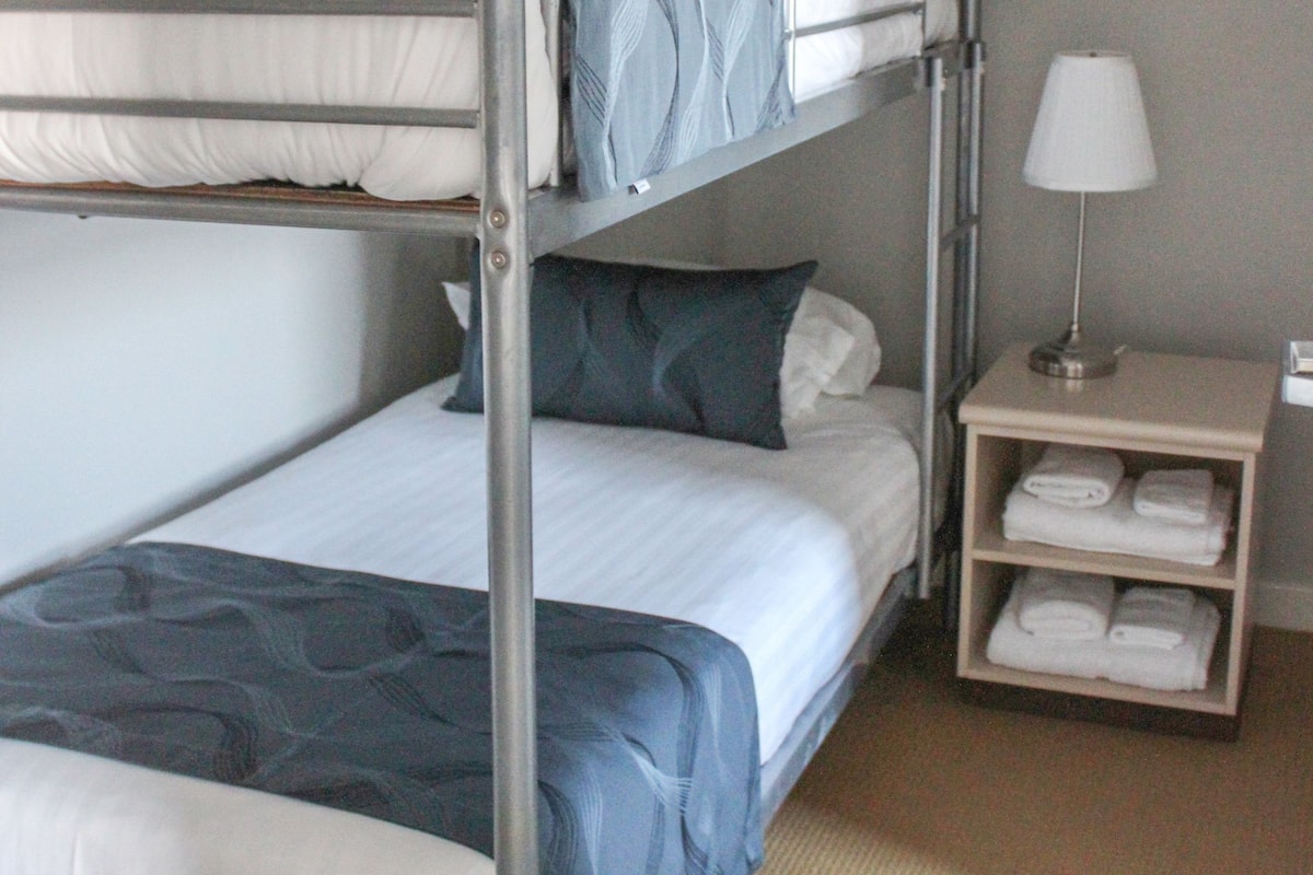 Family Room, Multiple Beds, Non Smoking, Private Bathroom (Family Room w/ Ensuite) | Free WiFi