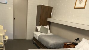 標準開放式客房, 非吸煙房 (Twin Room) | 遮光窗簾/窗簾、熨斗/熨衫板、免費 Wi-Fi、獨特設計