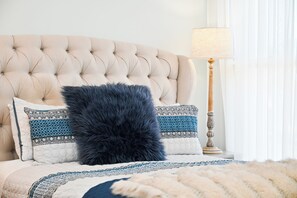 Habitación estándar, no fumadores, bañera de hidromasaje (Westwing Apartment Twin) | Ropa de cama de alta calidad, minibar, decoración individual