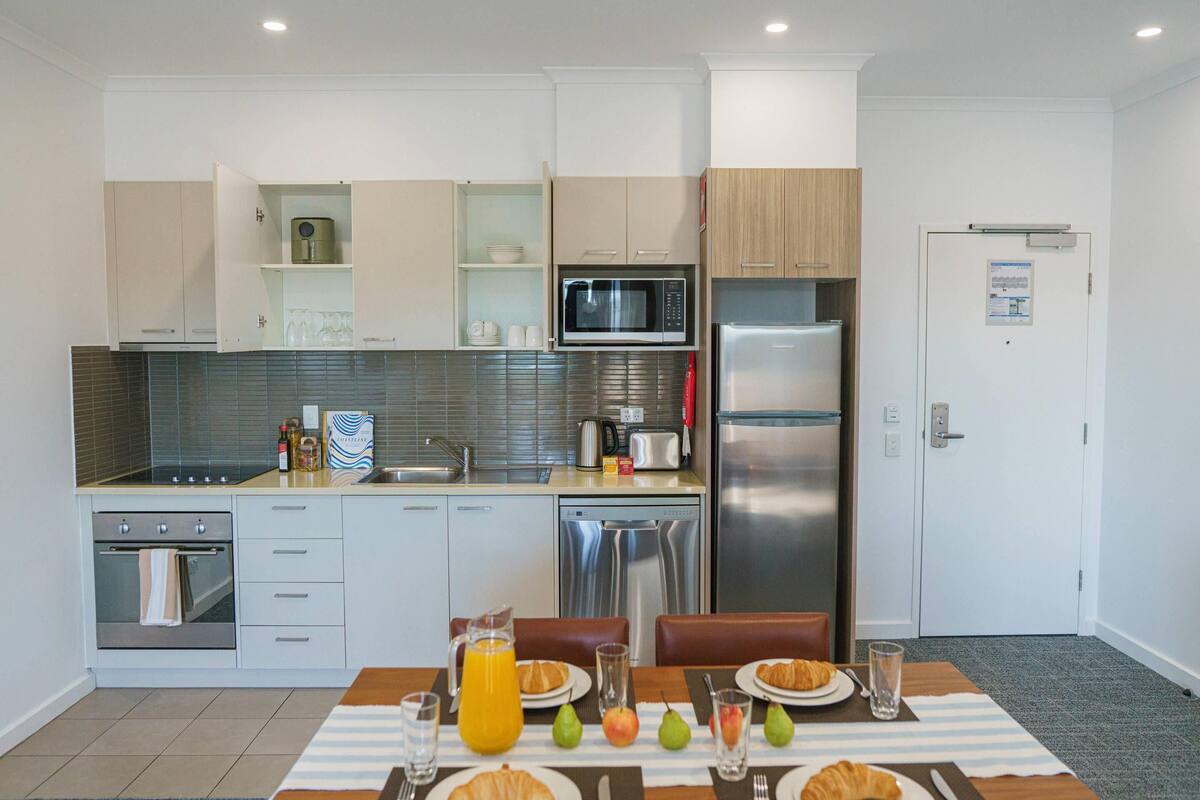 Chambre, 2 chambres, accessible aux personnes à mobilité réduite (Interconnecting Residence) | 1 chambre, literie de qualité, coffre-fort, bureau