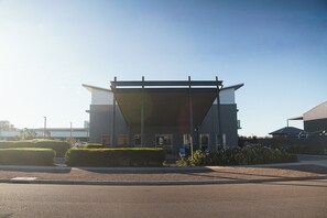 Front of property - MainStay Suites Whyalla (Whyalla Norrie)