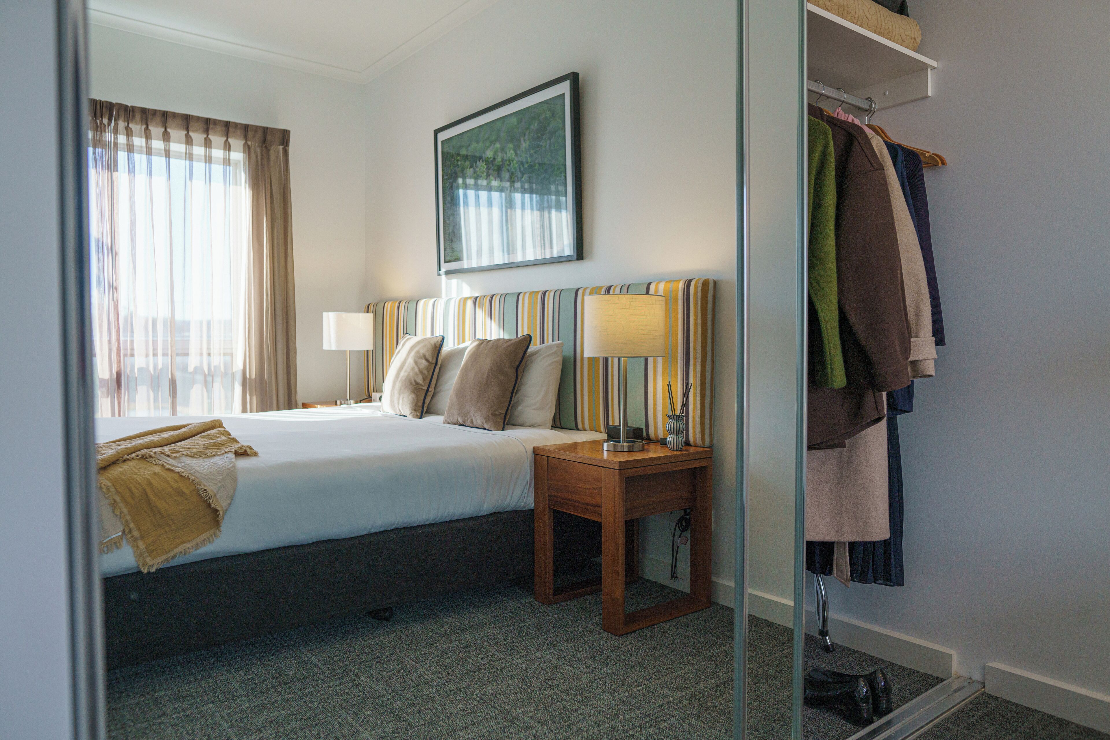 1 dormitorio, ropa de cama de alta calidad, caja fuerte y escritorio