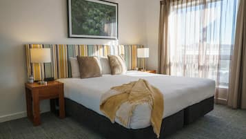 1 bedroom, premium bedding, in-room safe, desk