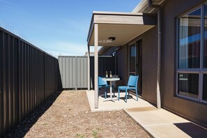 Room, 3 Bedrooms (Residence)
