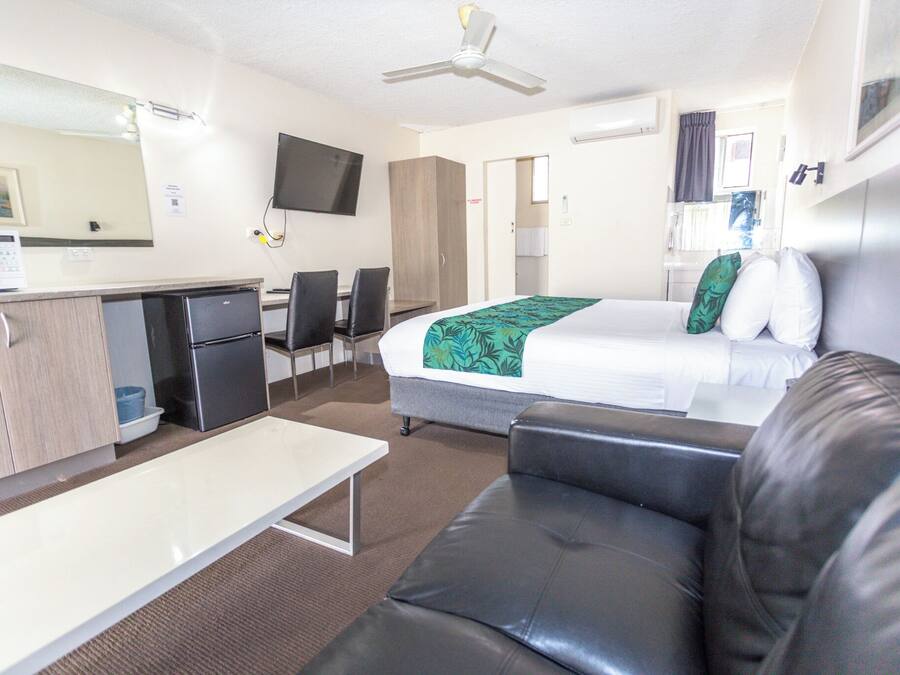 Desk, blackout curtains, iron/ironing board, free WiFi