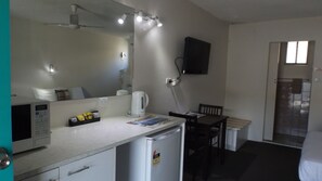 Frigobar, microondas, tetera/pava eléctrica, tostadora