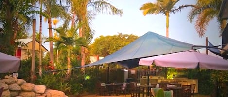 حمّام سباحة خارجي