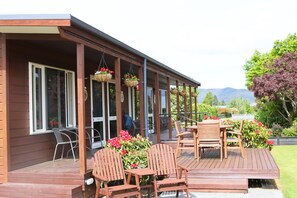 Terrace/patio - Blue Ridge Studios and Bed & Breakfast (Te Anau)