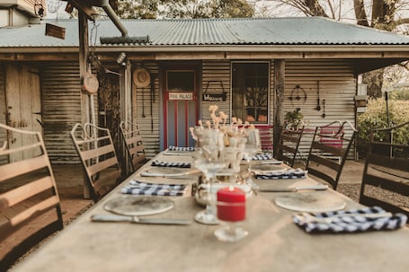 Pink Palace Cottage | Terrace/patio