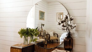 標準平房, 1 間臥室, 非吸煙房, 廚房 (Pink Palace cottage) | 高級寢具、迷你吧、隔音、床單