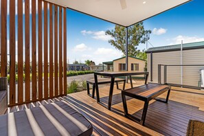 Platinum 3BR Villa (8 Berth) | Balcony view - BIG4 Tasman Holiday Parks - Bendigo (White Hills)