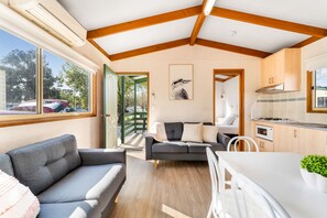 Living area - BIG4 Tasman Holiday Parks - Bendigo (White Hills)
