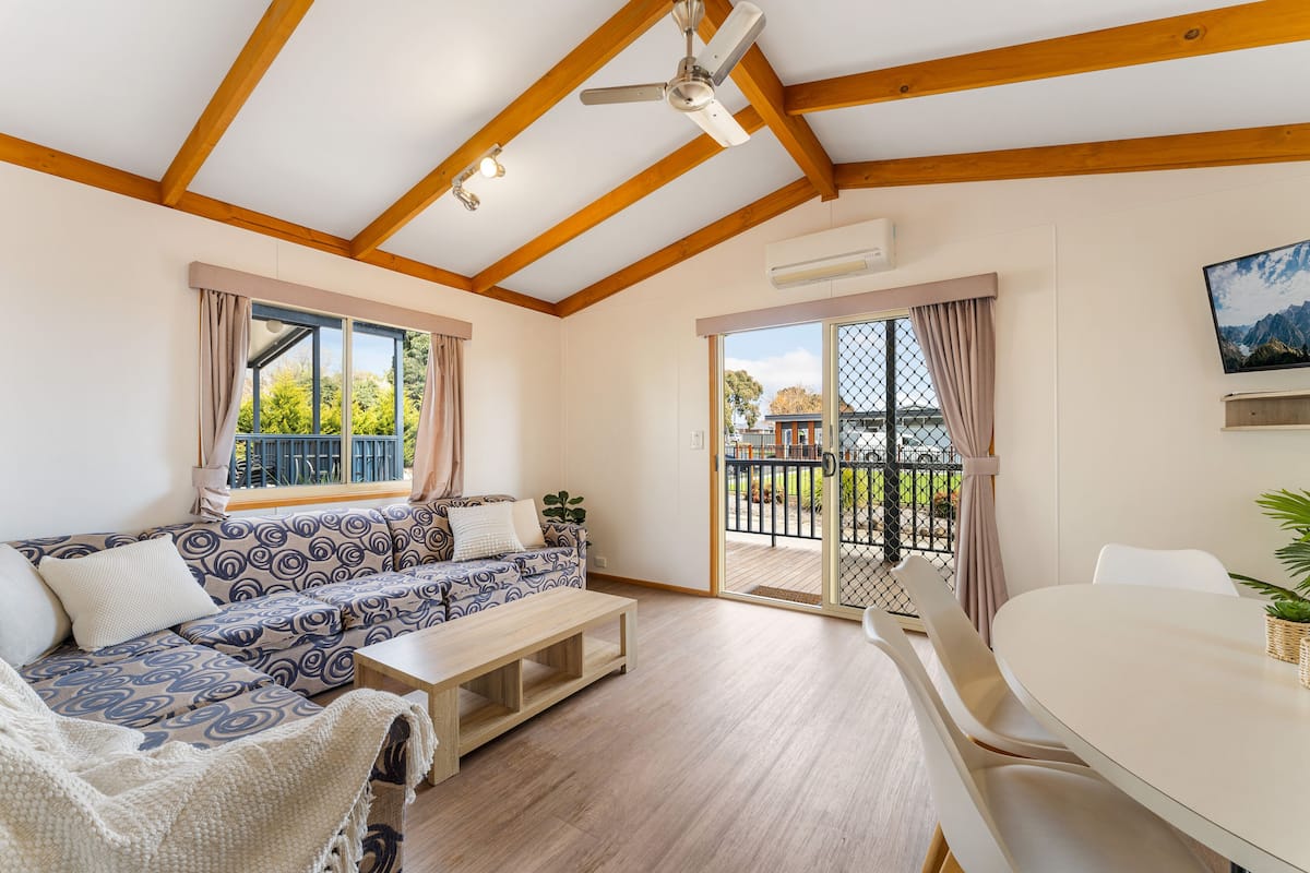 Silver 2 Bedroom (6 Berth) | Living area