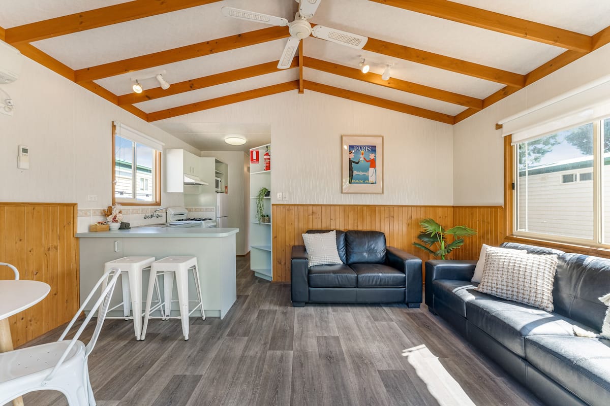 Bronze 3 Bedroom (6 Berth) | Living area