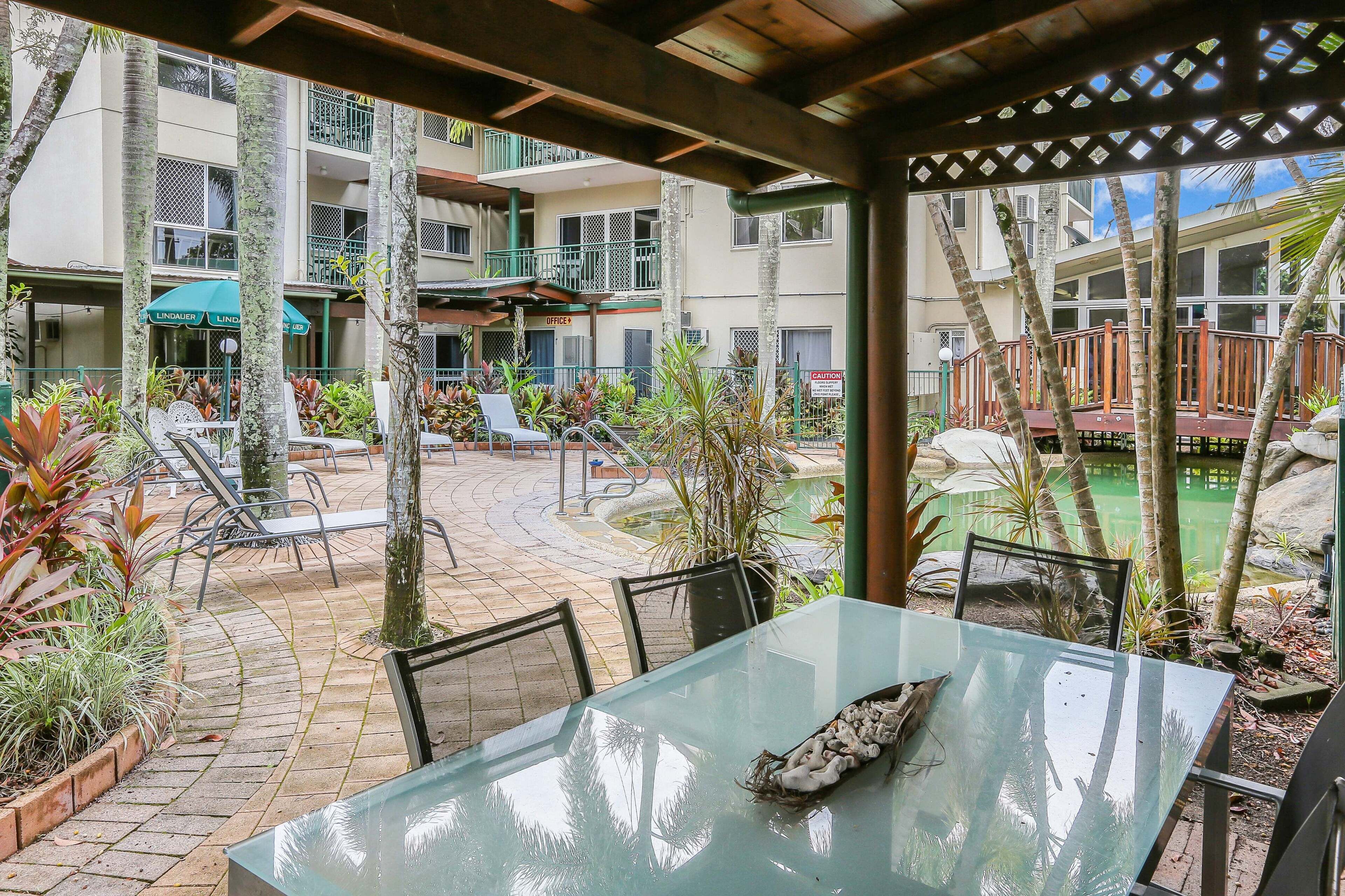 Koala Court Holiday Apartments — image 26