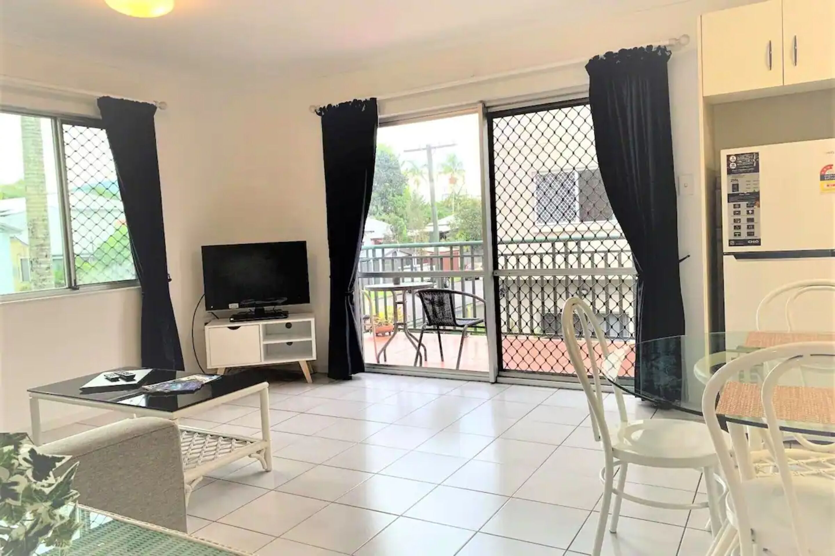 Koala Court Holiday Apartments — image 19