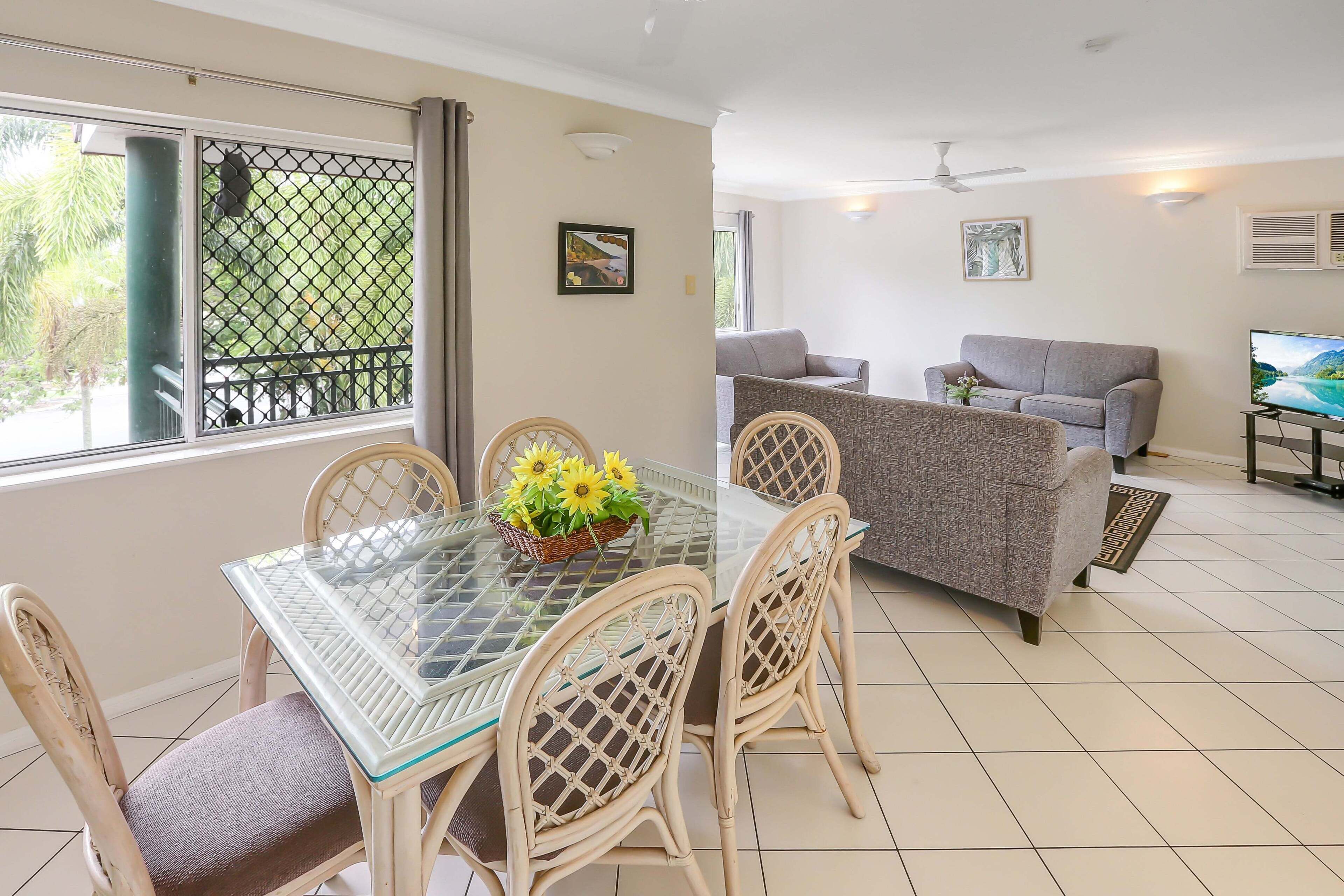 Koala Court Holiday Apartments — image 22