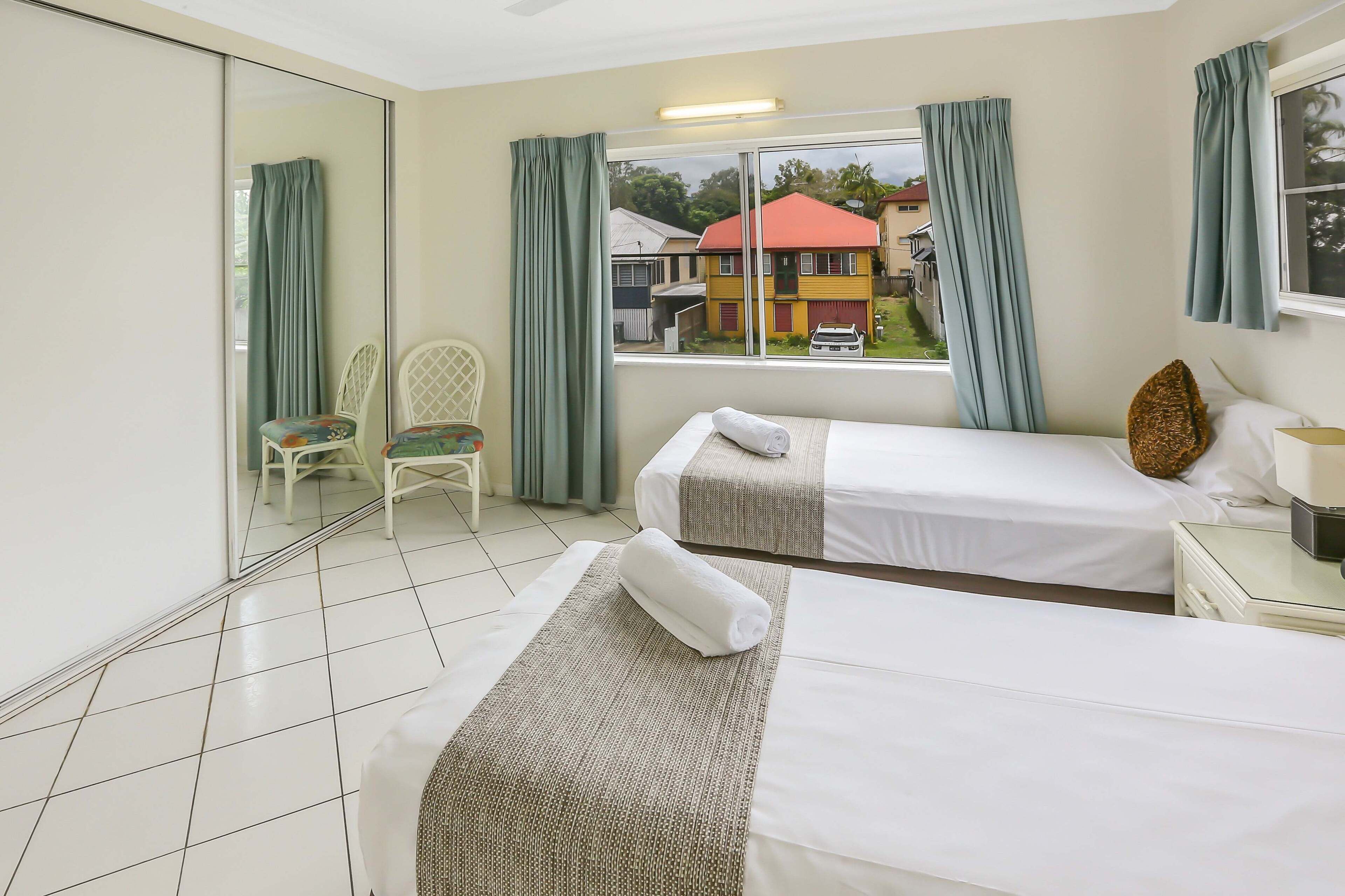 Koala Court Holiday Apartments — image 9