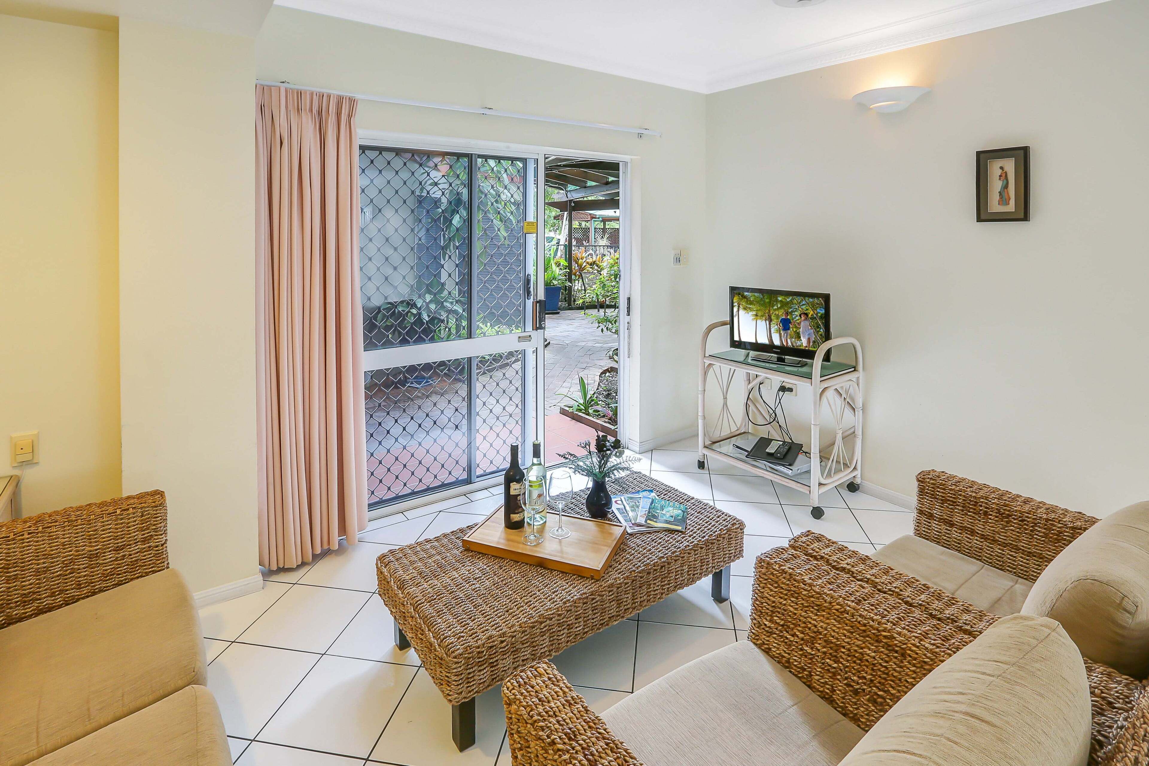 Koala Court Holiday Apartments — image 12