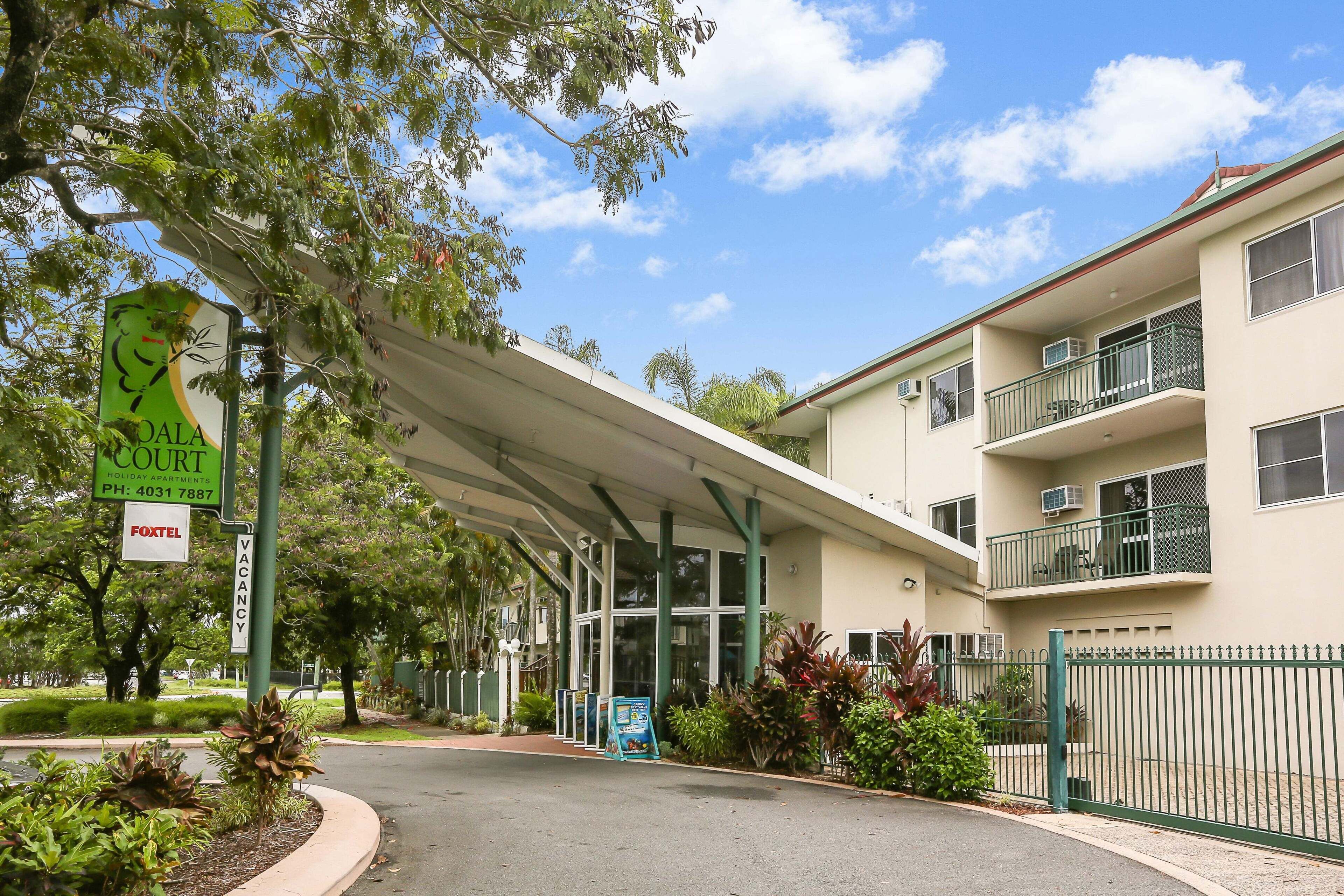 Koala Court Holiday Apartments — image 30