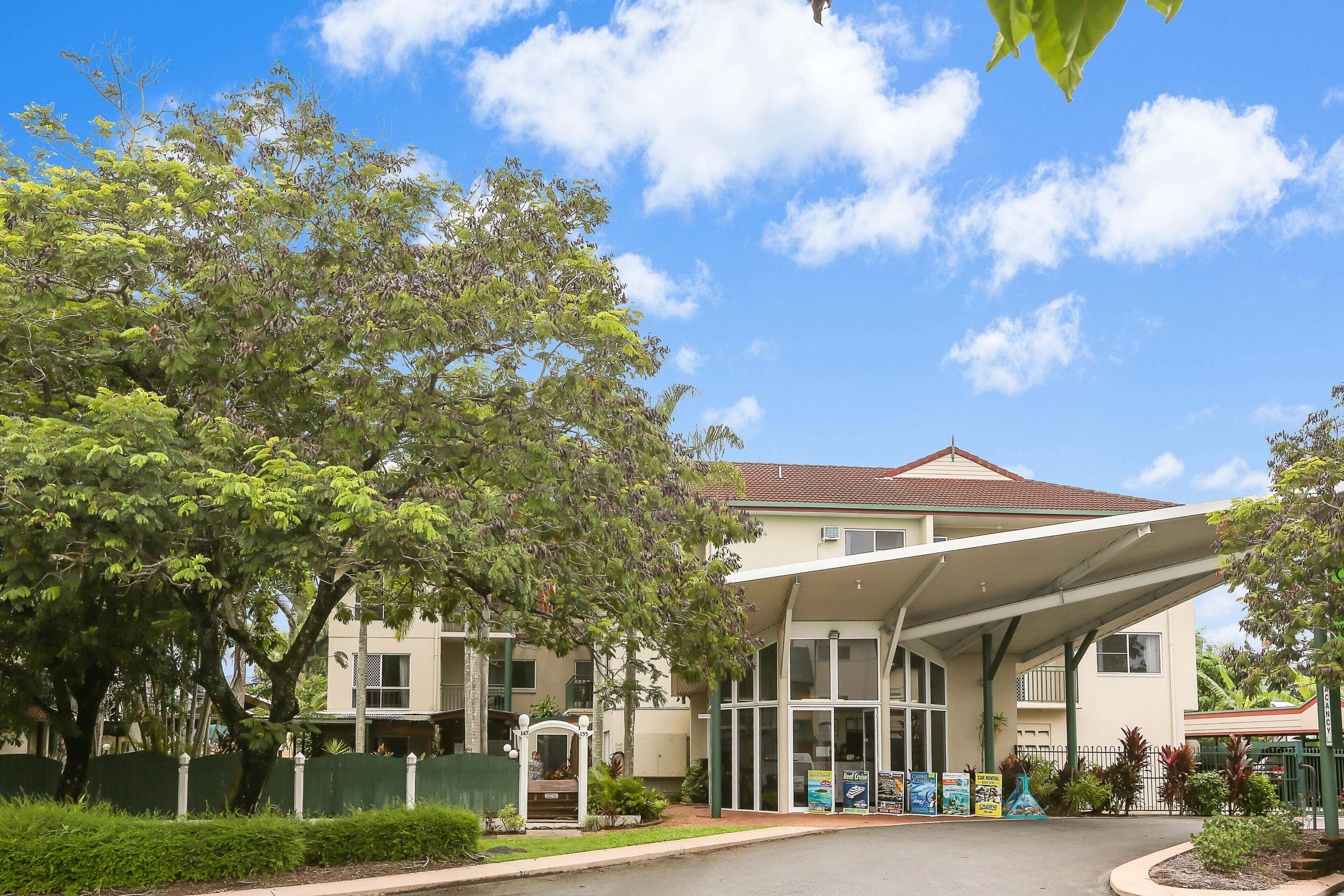 Koala Court Holiday Apartments — image 28