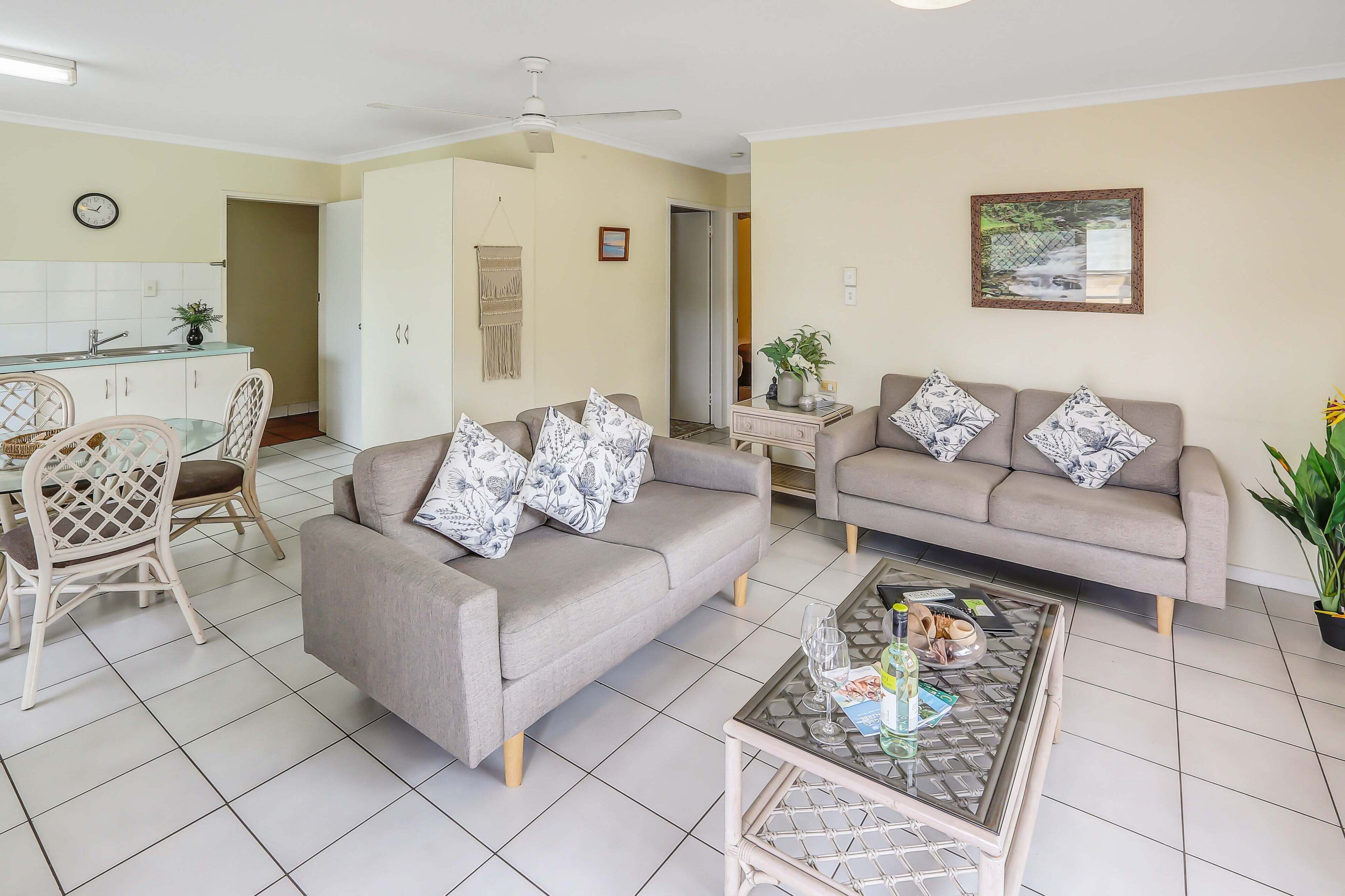 Koala Court Holiday Apartments — image 7