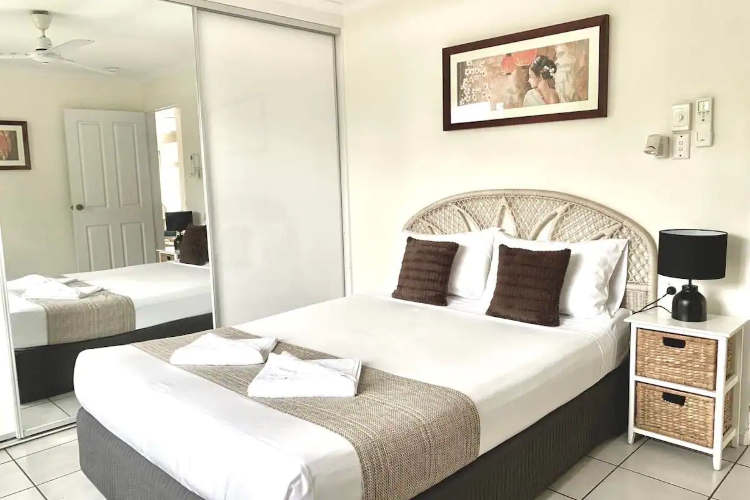 Koala Court Holiday Apartments — image 14