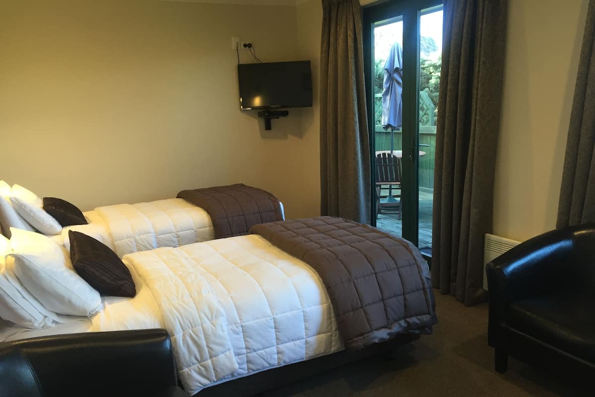 Standard Studio, Non Smoking, Balcony (King Twin Studio)
