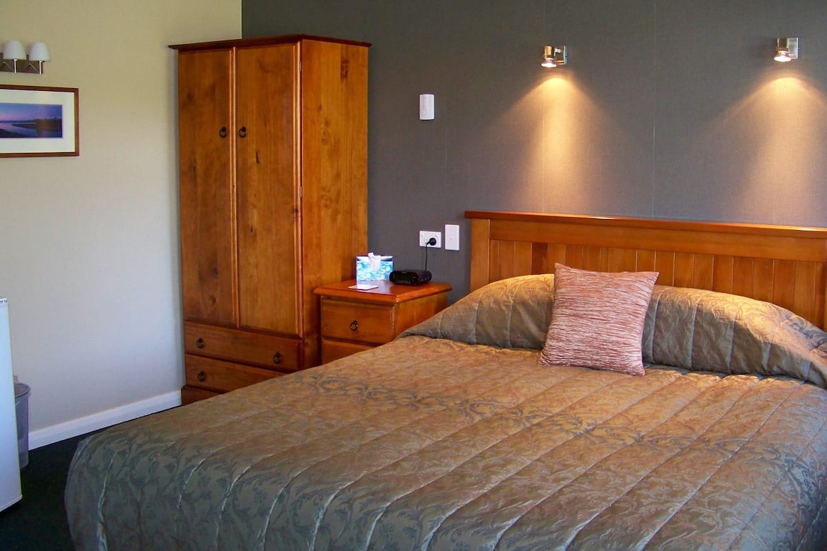 Deluxe Studio, Non Smoking, Balcony (Deluxe King Studio)