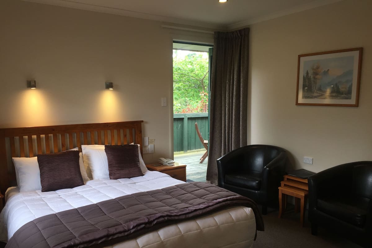 Standard Studio, Non Smoking, Balcony (Standard Queen Studio)