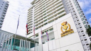 Unclassified image, 2 of 25, button - Brunsfield Embassyview Condosuite (Kuala Lumpur)