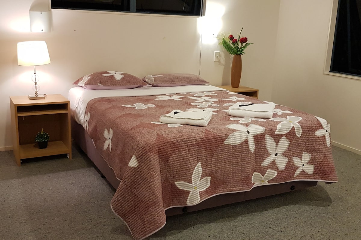 1 Bedroom Unit | Iron/ironing board, free WiFi