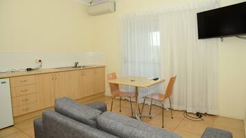 Executive Apartment, 2 Bedrooms (Studio Room) | Living area