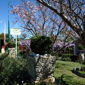 Wisteria Suite | Property grounds - Bowral Road Bed and Breakfast (Mittagong)