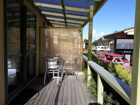 Basic Cabin (5 people) | Balcony view