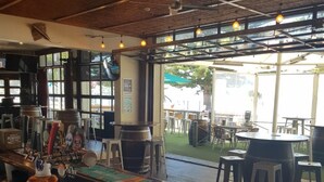 Unclassified image, 4 of 45, button - Port Lincoln Pier Hotel (Port Lincoln)