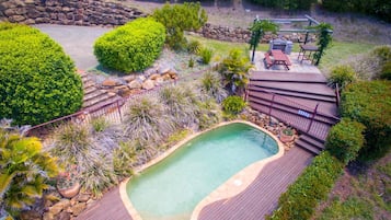 Kolam renang outdoor