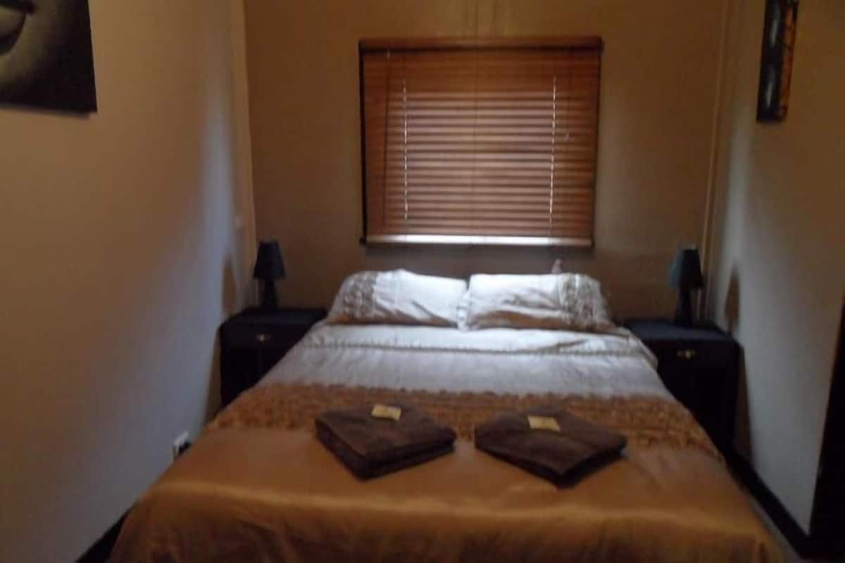 iron/ironing board, free wifi