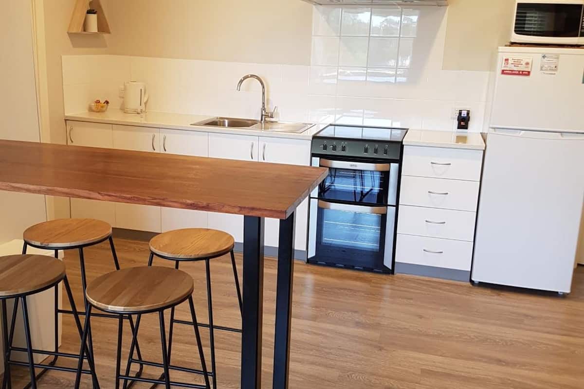 fridge, coffee/tea maker, electric kettle