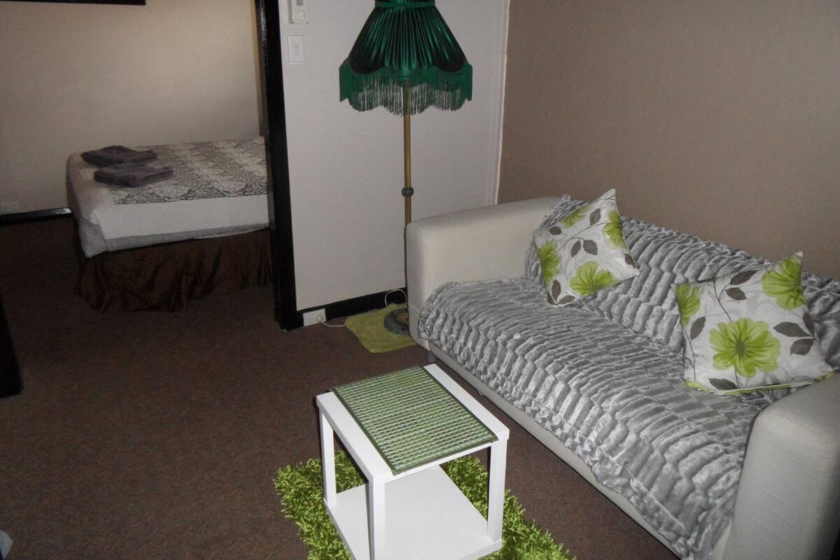 iron/ironing board, free wifi