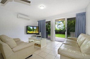TV, DVD player - The Beach Houses (Maroochydore)