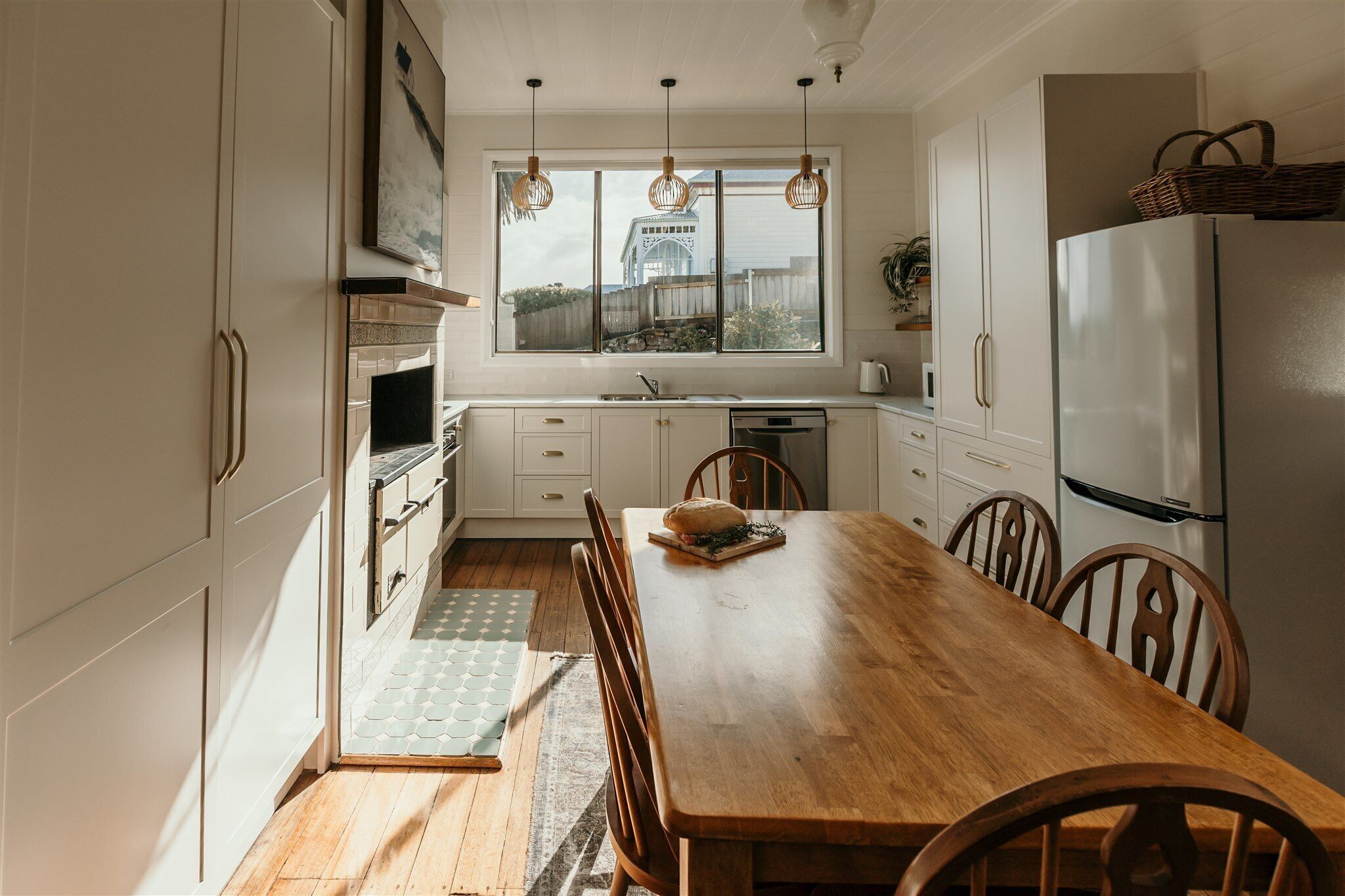 abbey’s spa cottage | private kitchen | electric kettle