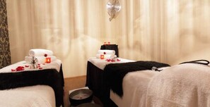 Couples treatment rooms, hot tub, body treatments, hydrotherapy - Luxe Spa on Kensington (East Perth)