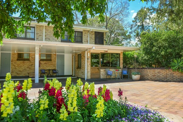 Courtyard - Motel Glenworth Toowoomba (East Toowoomba)