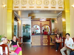 Lobby sitting area - Tan Hoang Long Hotel District 5 (Ho Chi Minh City)