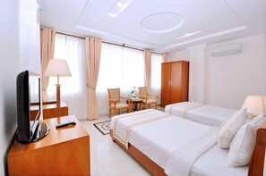 Minibar, desk, free WiFi
