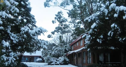 The Hobbit Motorlodge