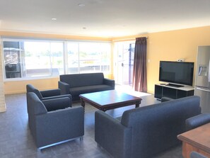 Apartment, 3 Bedrooms | Living area